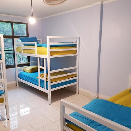 Meet & Meal Hostel Bangkok Luaran gambar