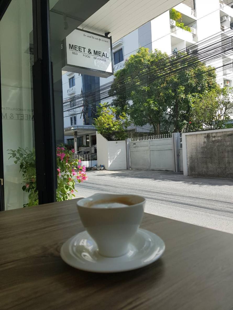 Meet & Meal Hostel Bangkok Luaran gambar